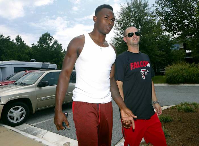 Atlanta-Falcons-Julio-Jones-Brian-Cearns.jpg